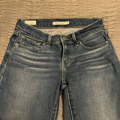 Levis jeans