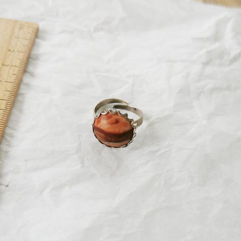 Vintage Ring med Rød Oransje Sten