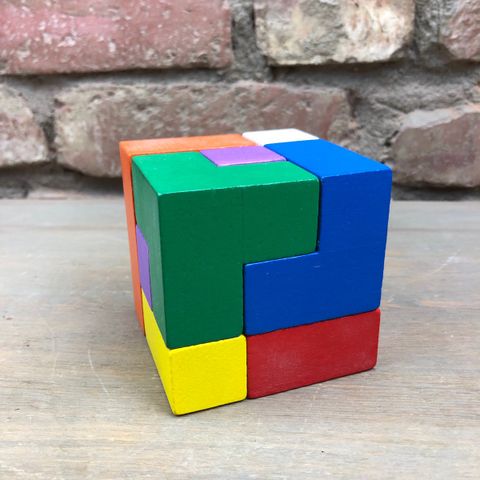 Hjernetrim/Tetris-esque puslespill / 3D puzle