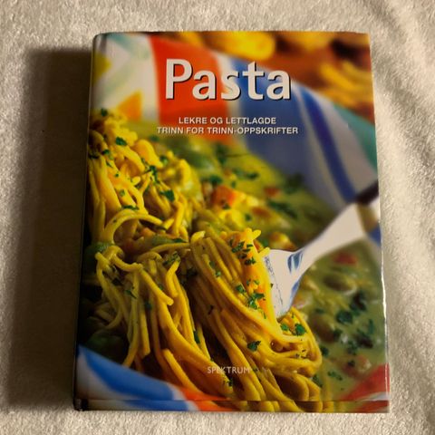 Kokebok og Pasta. Kr 80,-.