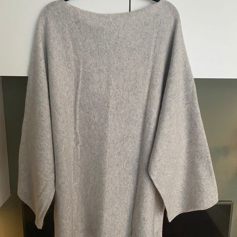 100% Cashmere genser/poncho fra Zara