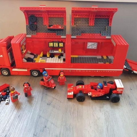 Lego 75913 F14 T & Scuderia Ferrari-vogntog