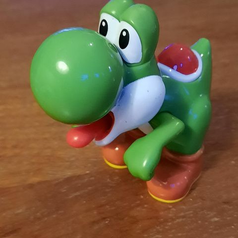 Yoshi figur - Nintendo / McDonalds 2017