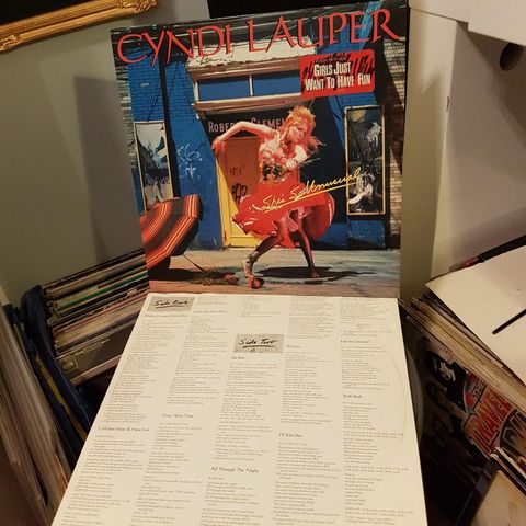 Cyndi Lauper she's so unusual