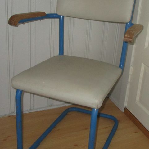 Retro stålrør-stoler og krakker. Norsy Haugesund. Vintage.