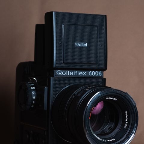 Rolleiflex 6006 Medium Format Camera + 150mm Zeiss Sonnar