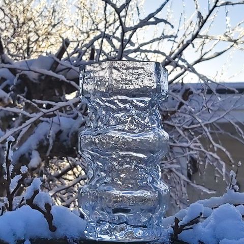 lekker kunstglass  vase  "Isfjord"  fra Magnor, vintage 1970 tallet