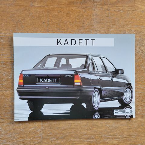 Brosjyre Opel Kadett Sedan 1986