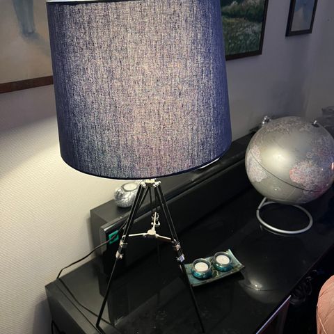 lampe stor lampe med skjerm blå