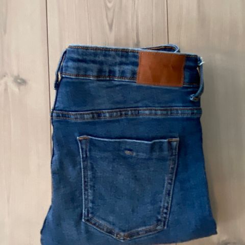 Jeans fra Zara str 40