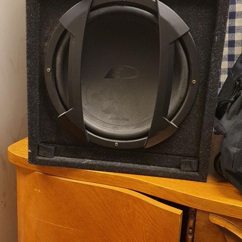 Apline 12" bass med JBL forsterker