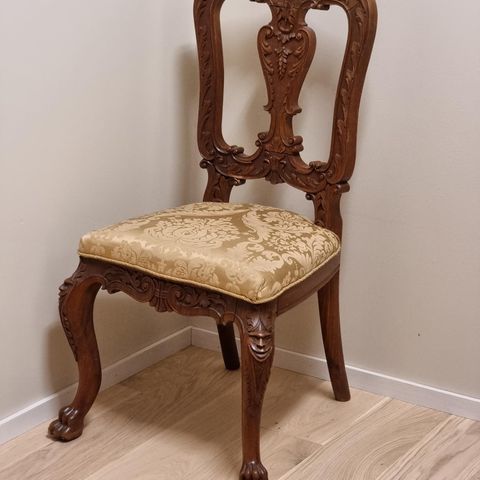Veldig vakker antikk stol