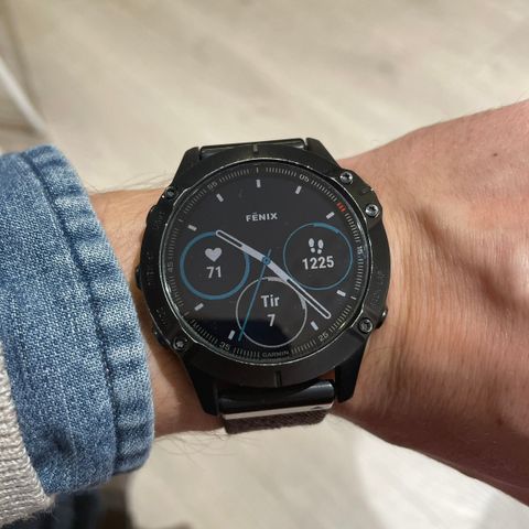 Garmin Fenix 6 Pro Sapphire med nylon rem