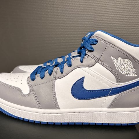 Nike Air Jordan 1 Mid - Cement grey / White-true blue (strl. 43)