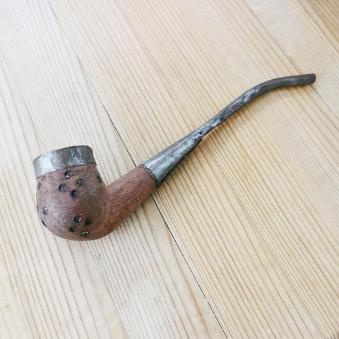 FLYTTESALG! Gammel Pipe i Tre og Metall