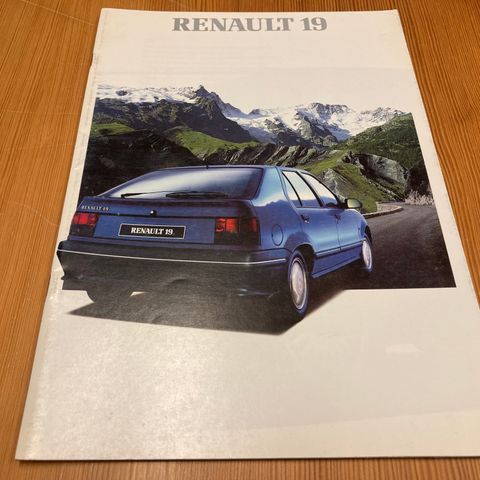 BILBROSJYRE - RENAULT 19 - 1990