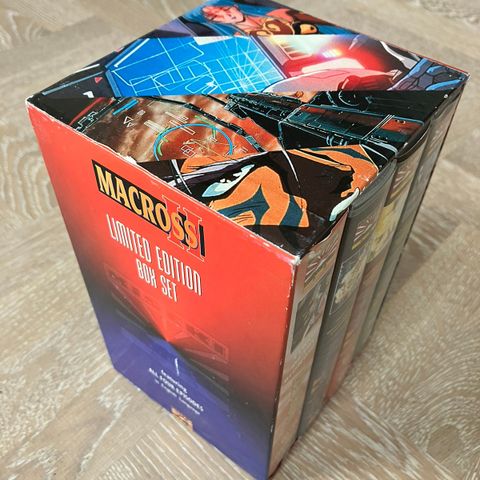 Macross II - Limited Edition Box Set. 4 VHS