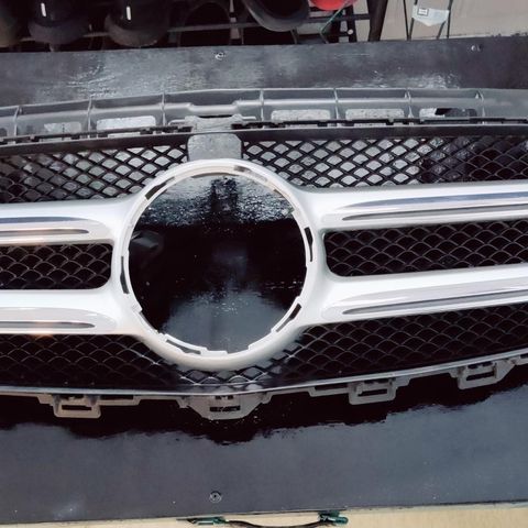 Mercedes W213 grill for 360 kamera