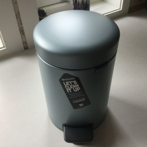 Brabantia søplebøtte 3 ltr selges.