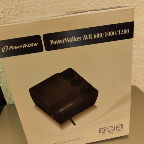BlueWalker PowerWalker AVR 1200 overspenningsvern