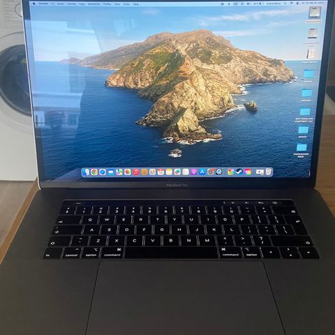 MacBook Pro 15”2018 2.2 GHz i7, 256GB HD, 16GB RAM