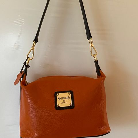 Veske  Orange Valentina Hand Bag  selges kr 1650,-