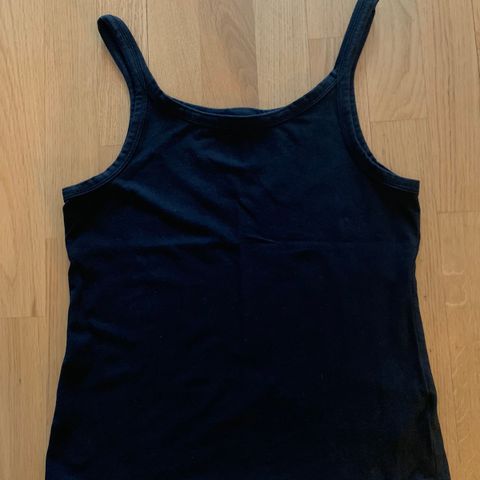 Sort singlet str. M