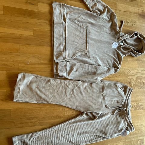 kosedress, joggedress, velur dress, genser og bukse