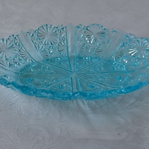 Nydelig blå pressglass skål
