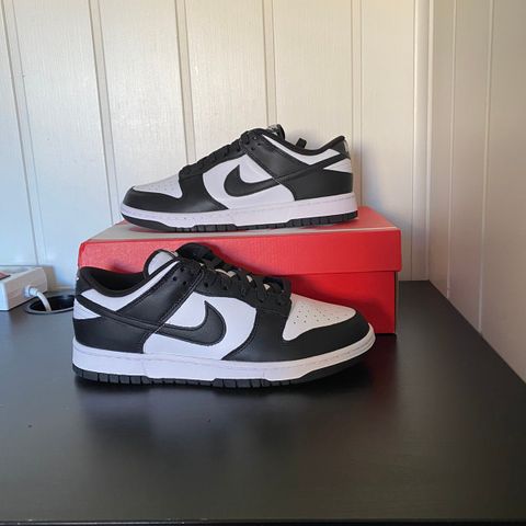 Nike dunk low panda