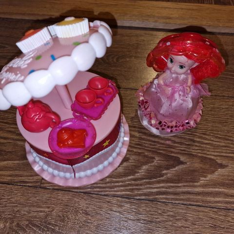 Cupcake dukke og kake/bord mm
