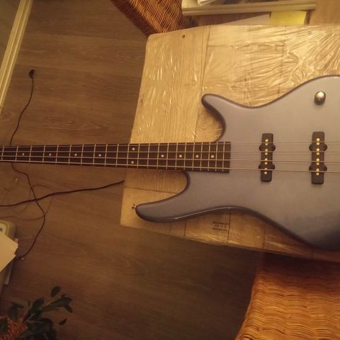 Ibanez GSR180 GIO