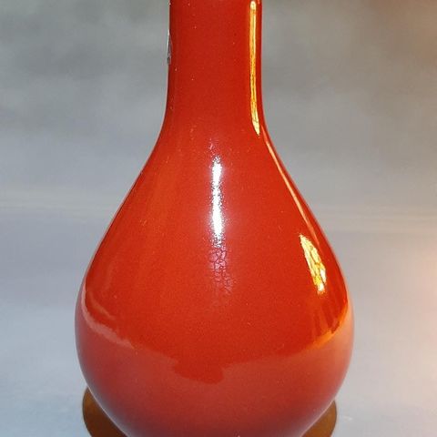 Tøff fargeklatt fra Nittsjø Keramik, Rettvik, Dalarne, Sverige