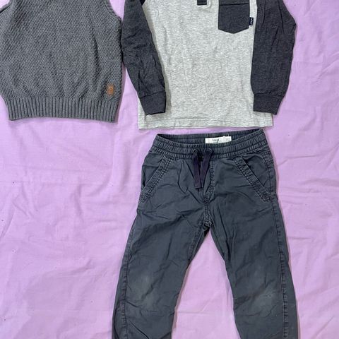Et sett med klær, 3 deler: Minymo vest, bukse og genser fra Reflex, støt 110/116