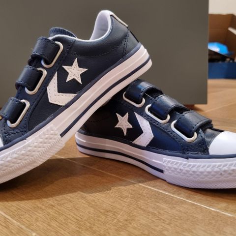 Ubrukte Converse sko strls 27