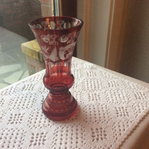 Bøhmisk/Egermann Tsjekkia retro/vintage rød krystallvase/glass