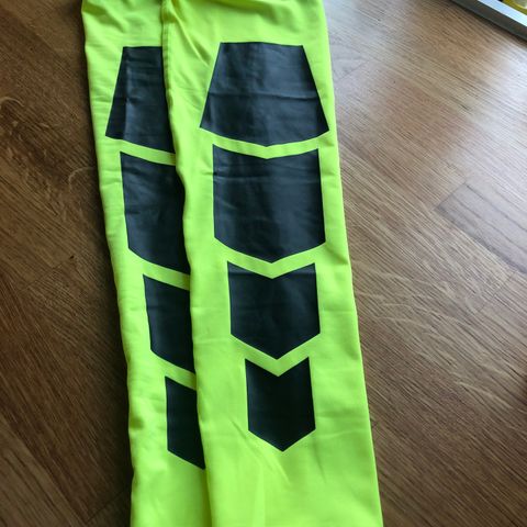 2 par Nye(!!) Kompresjons leggings (nypris 600,-)