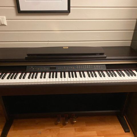 Yamaha Clavinova CLP-130 (Les Annonsen)