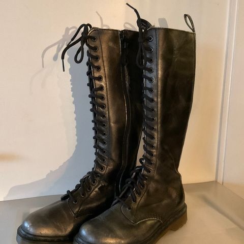 Flotte sølvfargete Dr.Martens str38