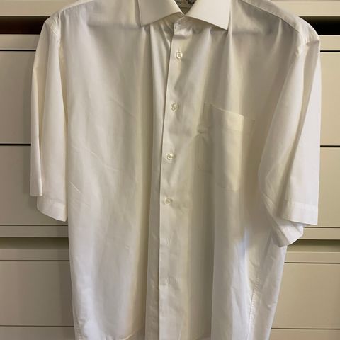 Ubrukt Skjorte av meget høy kvalitet 100% bomull «Vinzo Vista» str.43