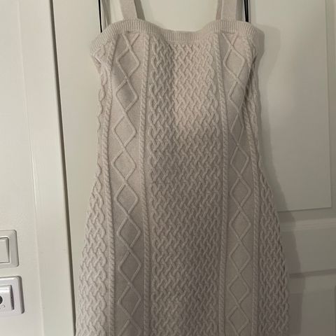 Helt ny H&M kjole i str.M