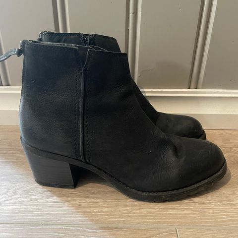 Svarte boots / støvletter str 38