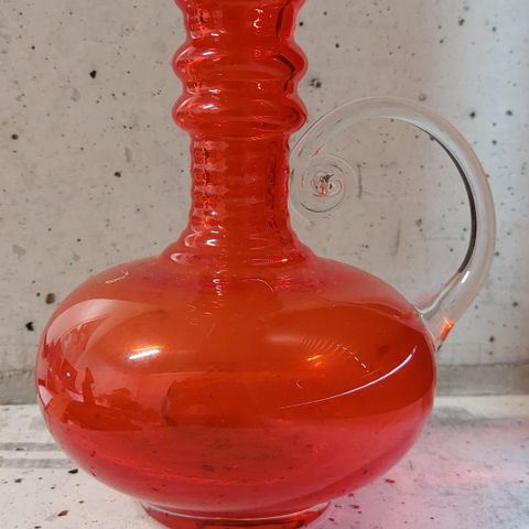 Rød glassvase