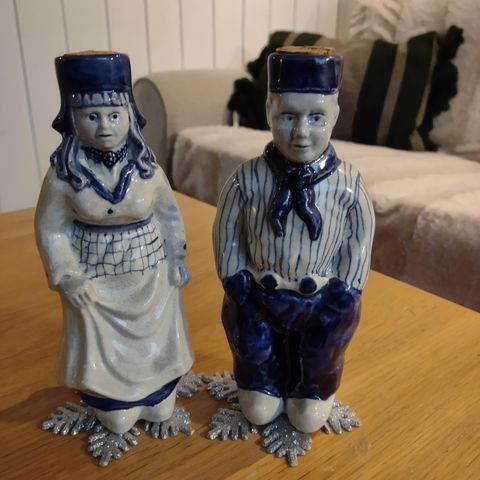 Vintage.2 stk hollandske porselen flasker ..Mann og kvinne .i perfekt stand