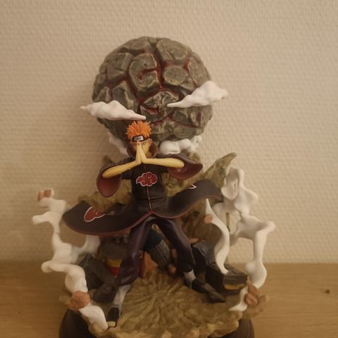 Naruto figur (pain)