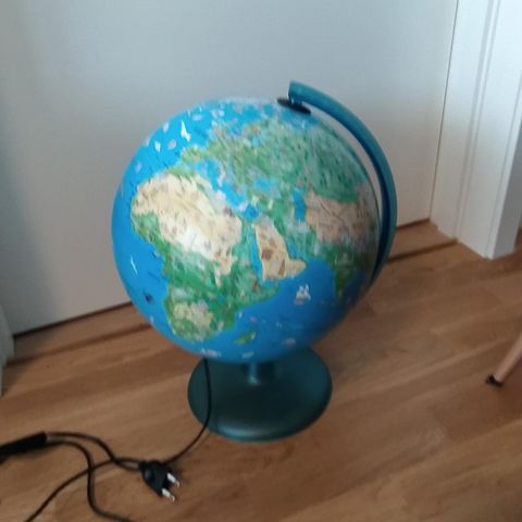 Globe lamp