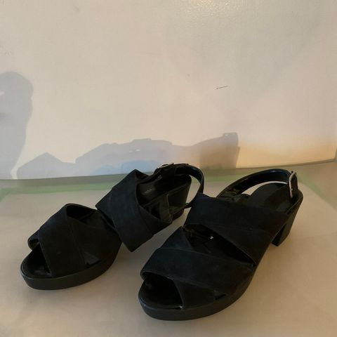 Anvendelig sandal fra DON&DONNA str38