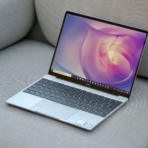 HUAWEI MATEBOOK 13 SE, I7, 512 SSD, GFmx250 2gb