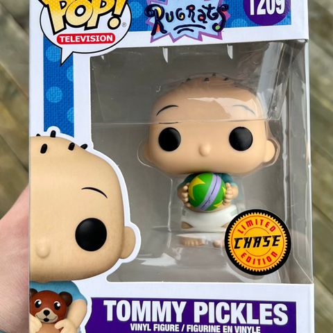 Funko Pop! Tommy Pickles (with Ball) (Chase) | Rugrats | Nickelodeon (1209)