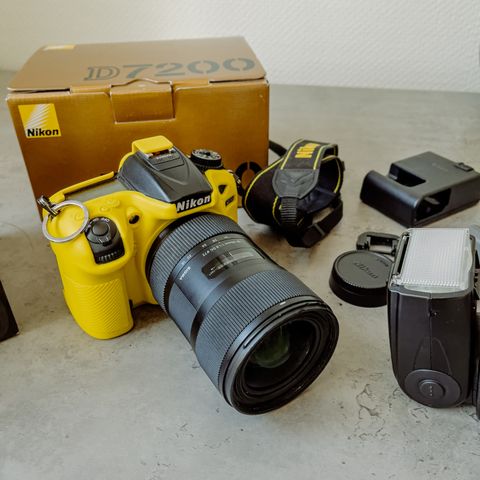 Nikon D7200 Kamerahus / Sigma Art 18-35mm F/1.8 / Speedlight SB - 700